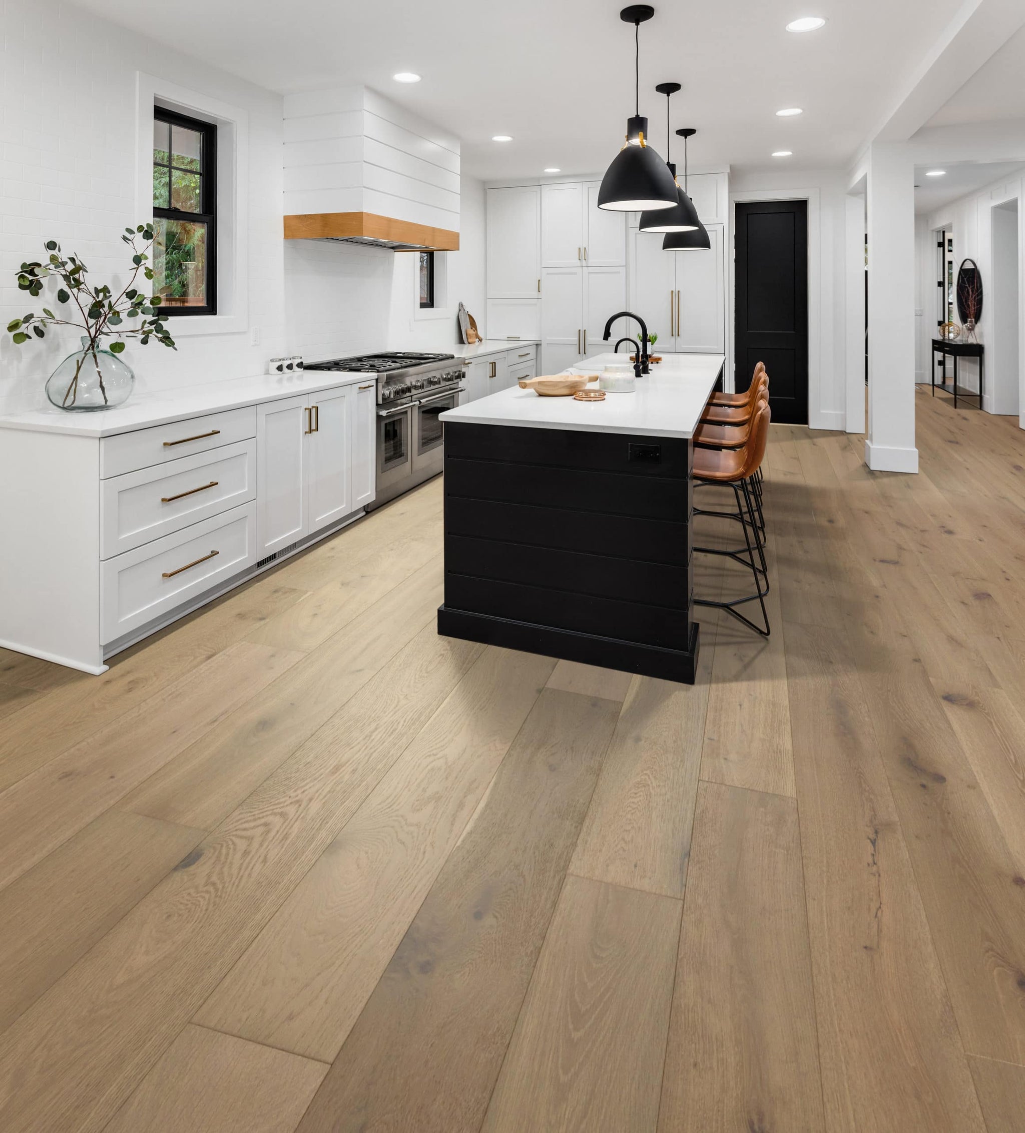 Pros and Cons of Hardwood Flooring in Your Kitchen