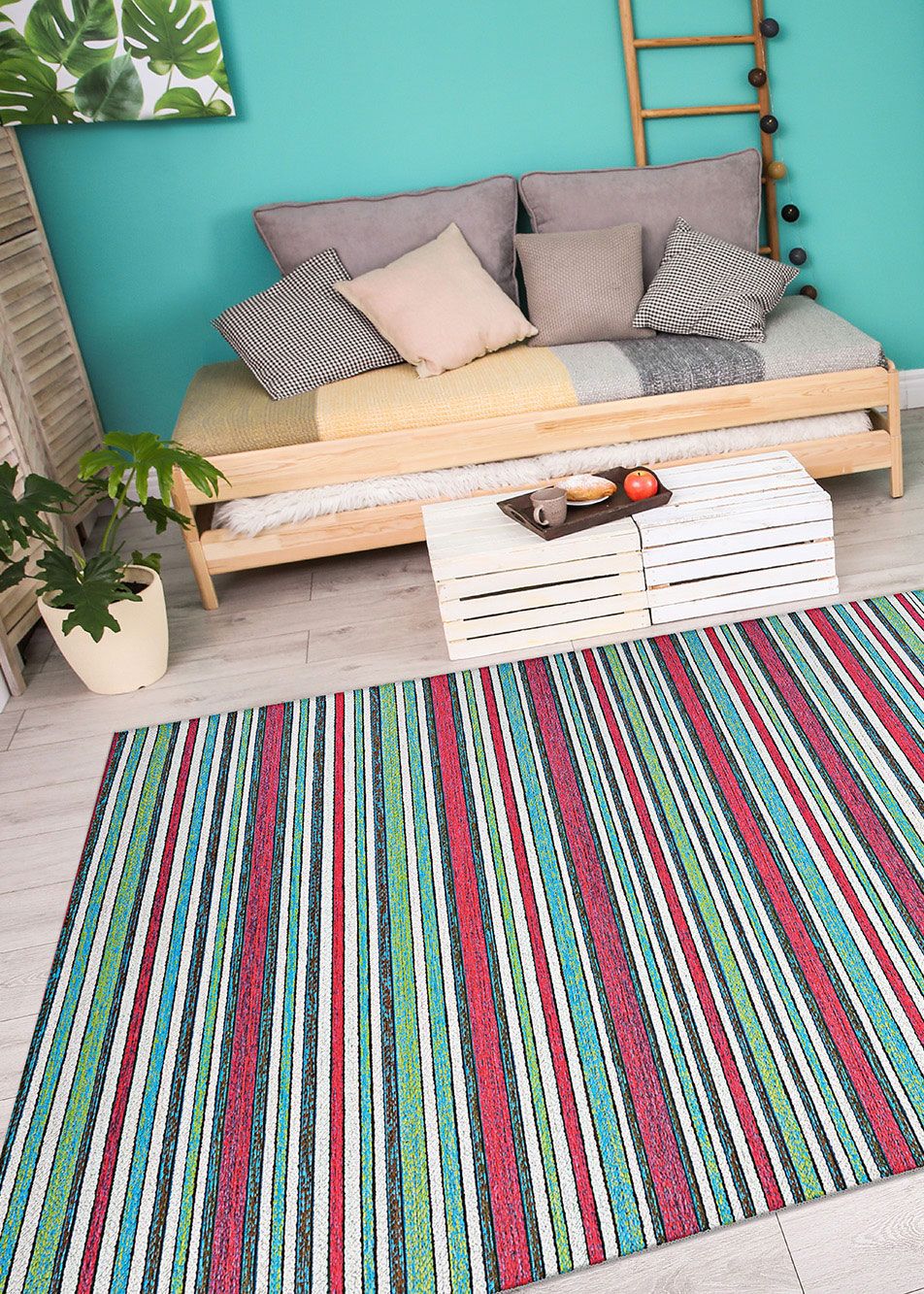 How to Choose the Right Outdoor Area Rug