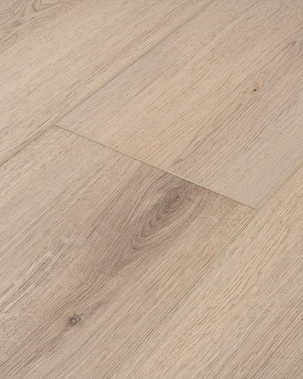 Close-up of Moda Living 7.15