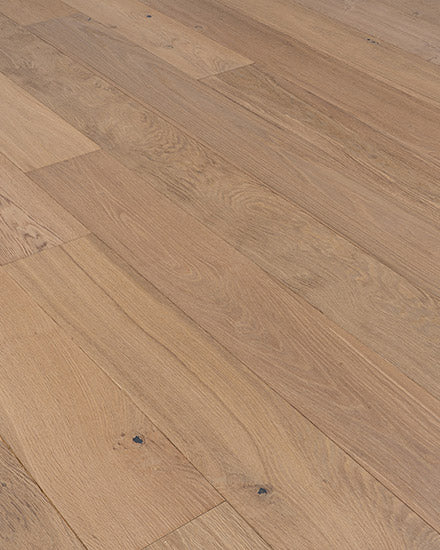 Close-up of Riverside European Oak 7