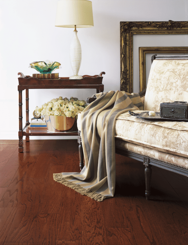 Shenandoah 5" Red Oak Hardwood in South River flooring in living room 